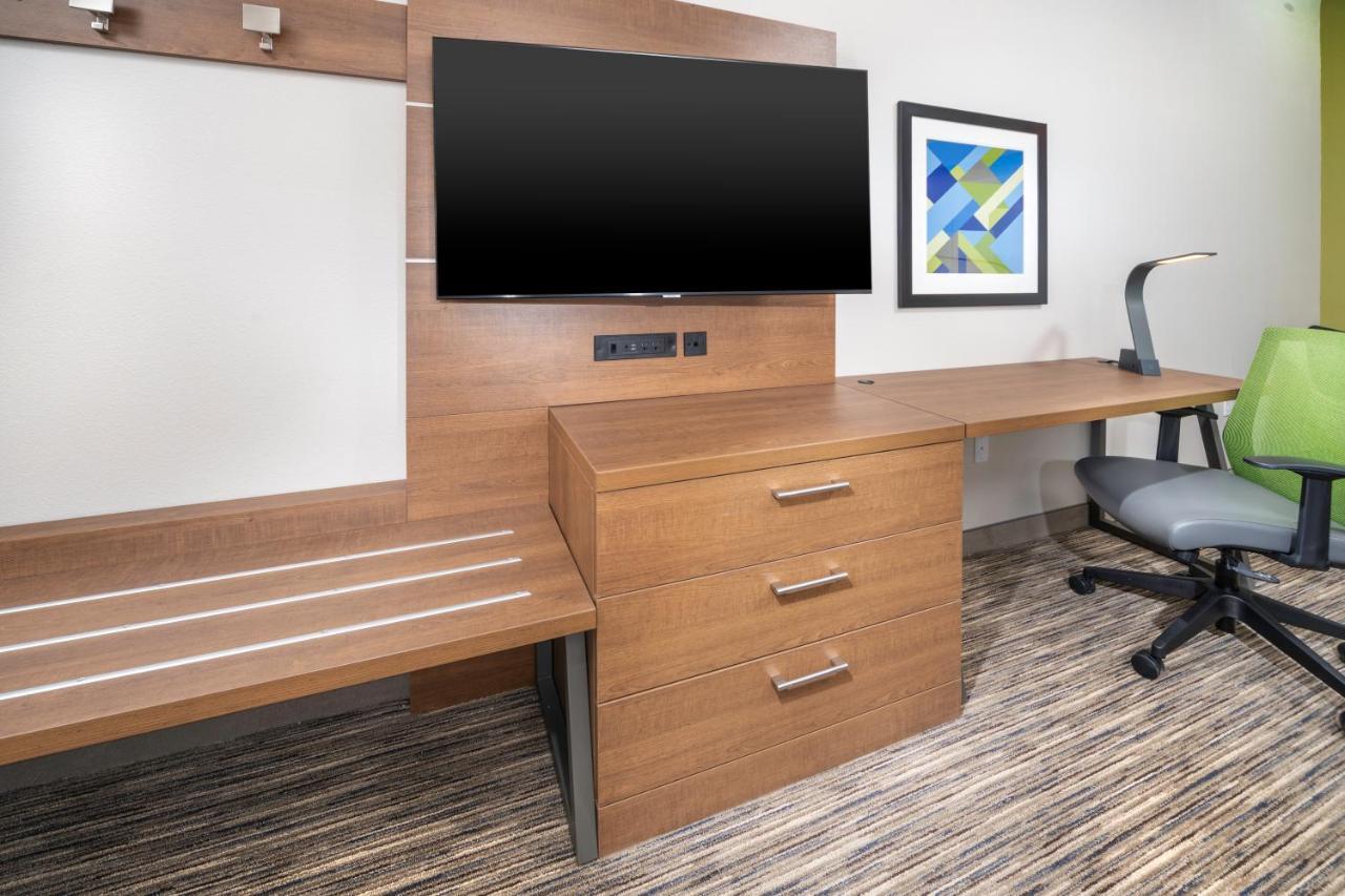 Holiday Inn Express & Suites - Fort Myers Airport By Ihg Bagian luar foto