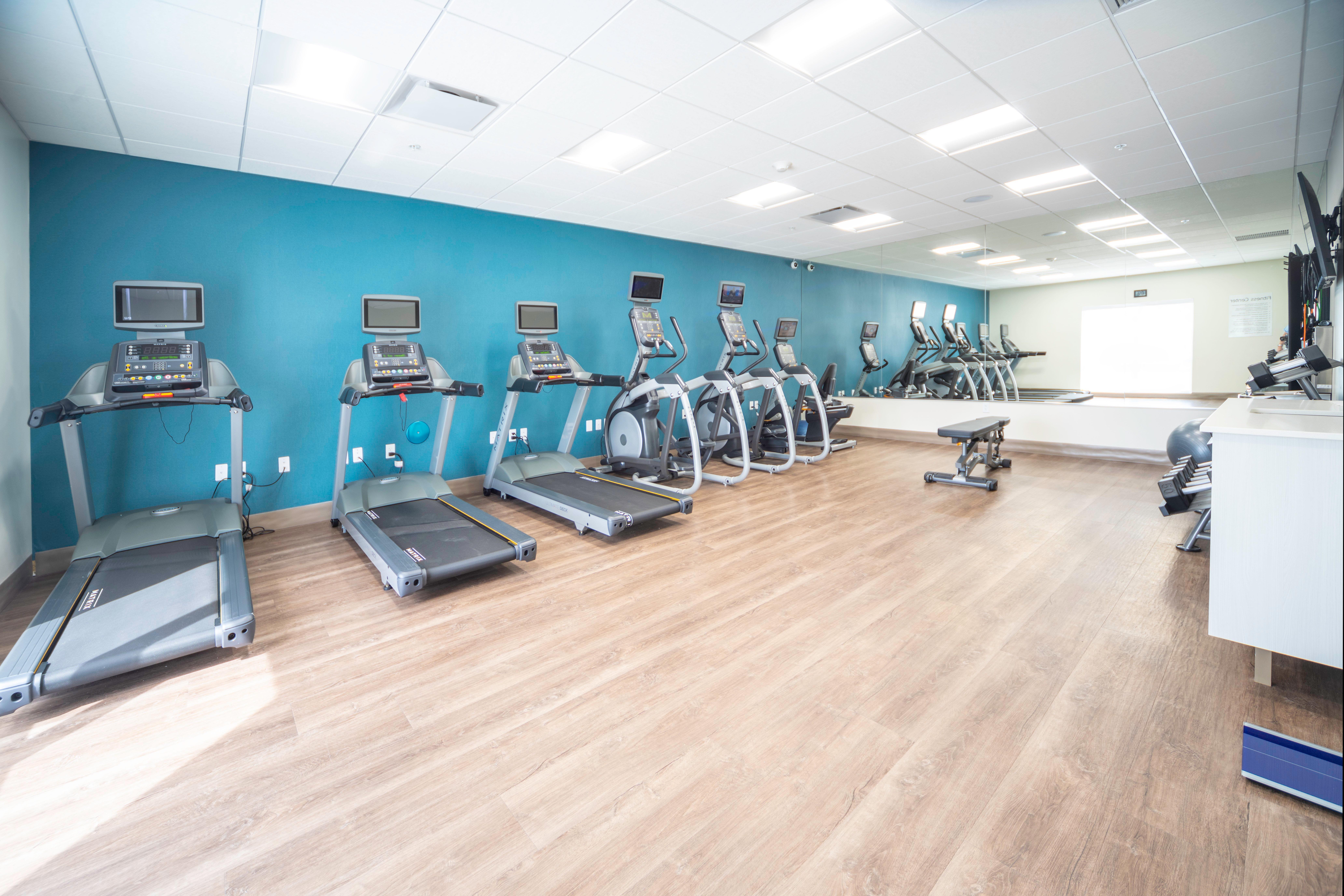 Holiday Inn Express & Suites - Fort Myers Airport By Ihg Bagian luar foto